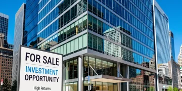 Edificio comercial moderno en Estados Unidos con alto potencial de inversión para 2026.